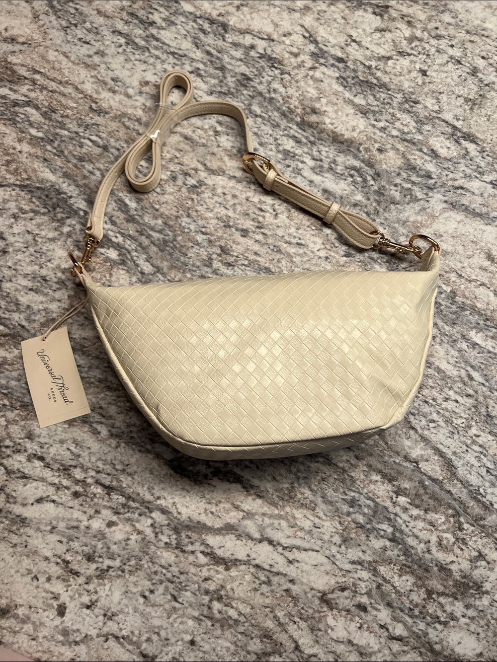 Universal Threads Cream Woven Non Leather Crossbody Satchel 14 x 7 x3 inches NWT